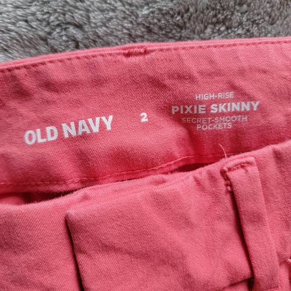 Old Navy Pixie Skinny Pant - Picture 3 of 4